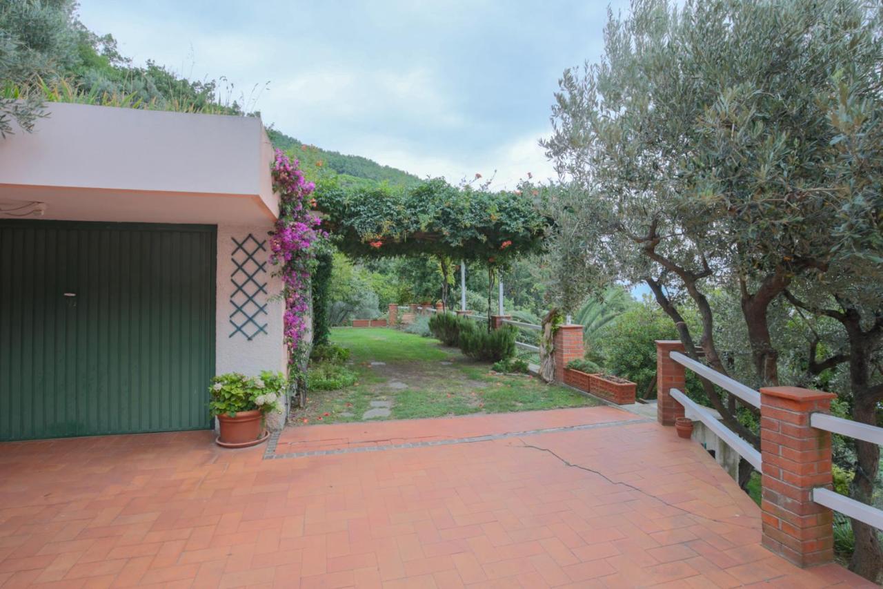 Villa Gio - Terrazza Nel Blu Bergeggi Εξωτερικό φωτογραφία