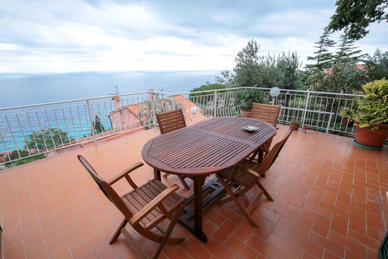 Villa Gio - Terrazza Nel Blu Bergeggi Εξωτερικό φωτογραφία