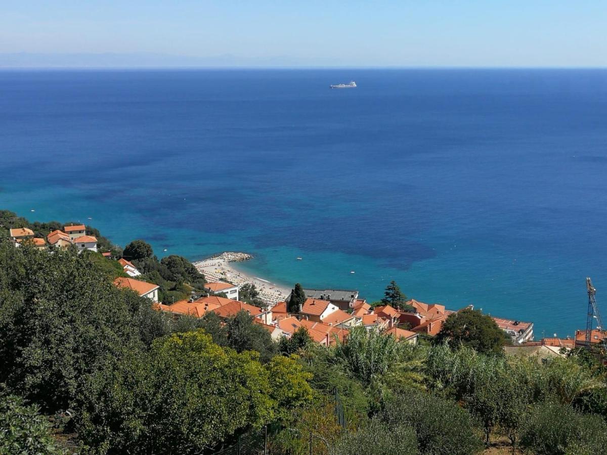 Villa Gio - Terrazza Nel Blu Bergeggi Εξωτερικό φωτογραφία