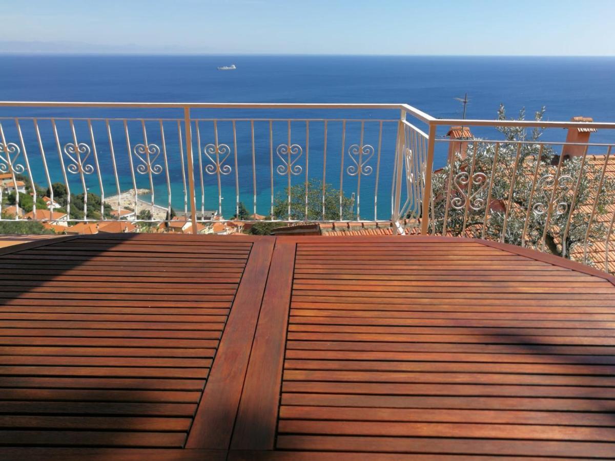 Villa Gio - Terrazza Nel Blu Bergeggi Εξωτερικό φωτογραφία